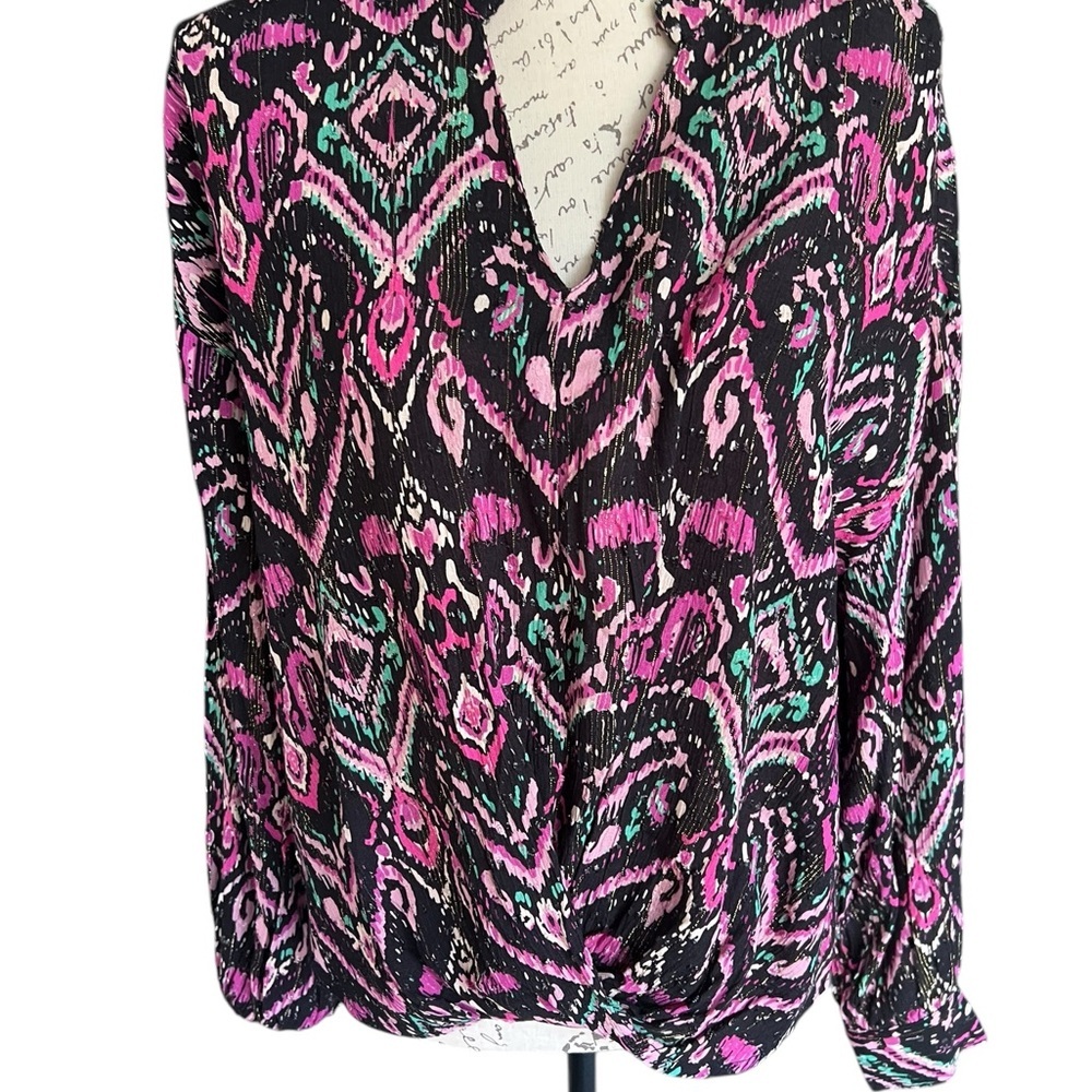 Tribal Heart Design blouse Women's Black and Pink Top sz Large, new with tag